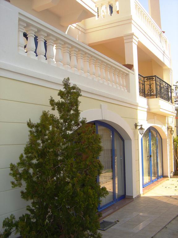 Kalimera Hotel Порос Экстерьер фото