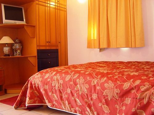Kalimera Hotel Порос Экстерьер фото